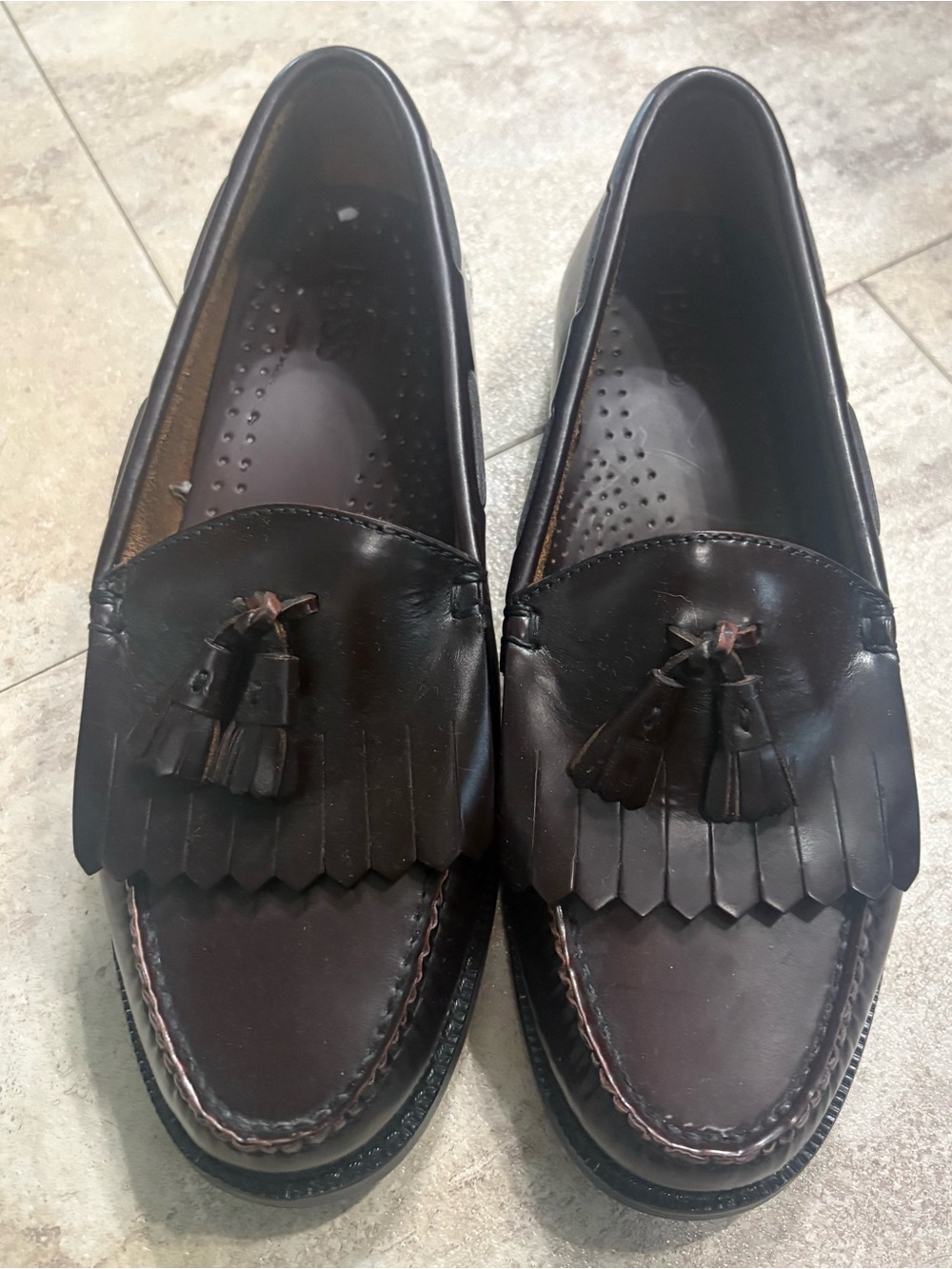 Classic Women’s Tassel Base Loafers - Burgundy